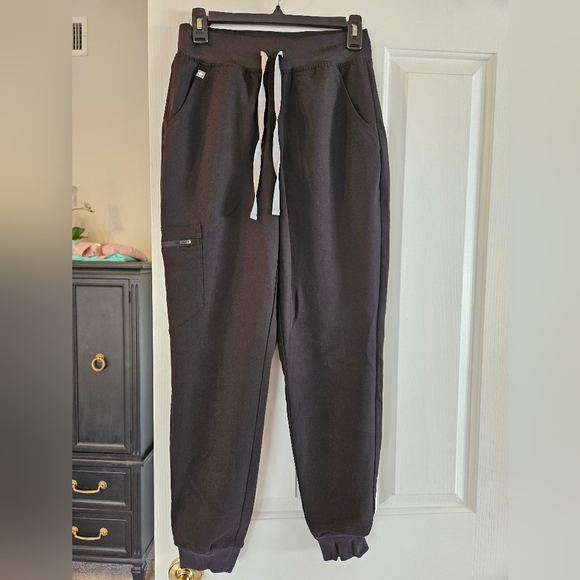 FIGS Jogger Scrub Pants - Picture 2 of 6